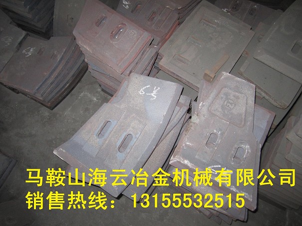 廠家直銷各類攪拌機(jī)配件、三一重工1500左側(cè)葉片、1.5方門襯板
